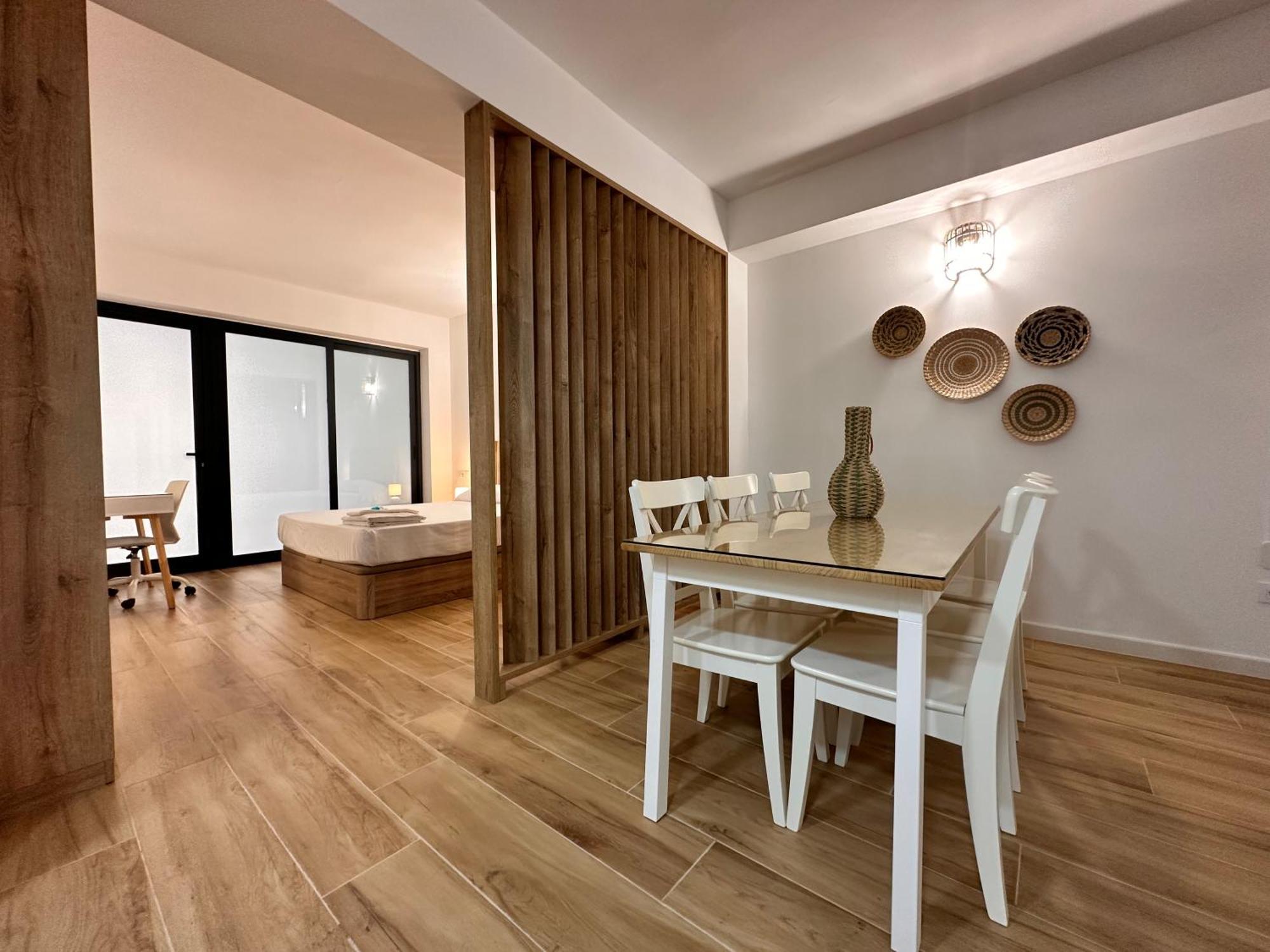Apartment & Ayora