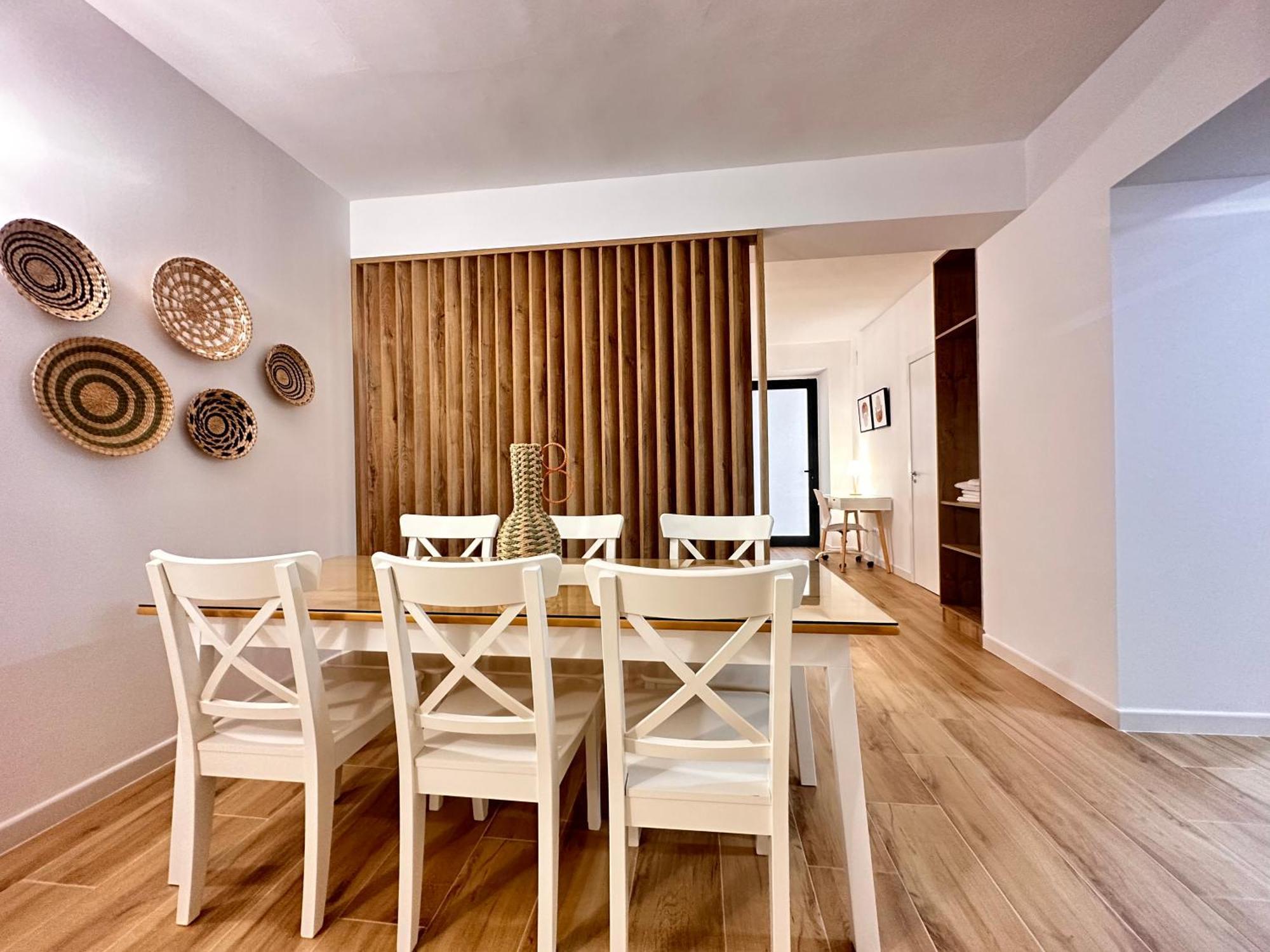 Apartment & Ayora