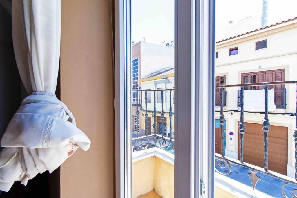 Apartamento Acogedor Con Terraza Privada En La Playa *