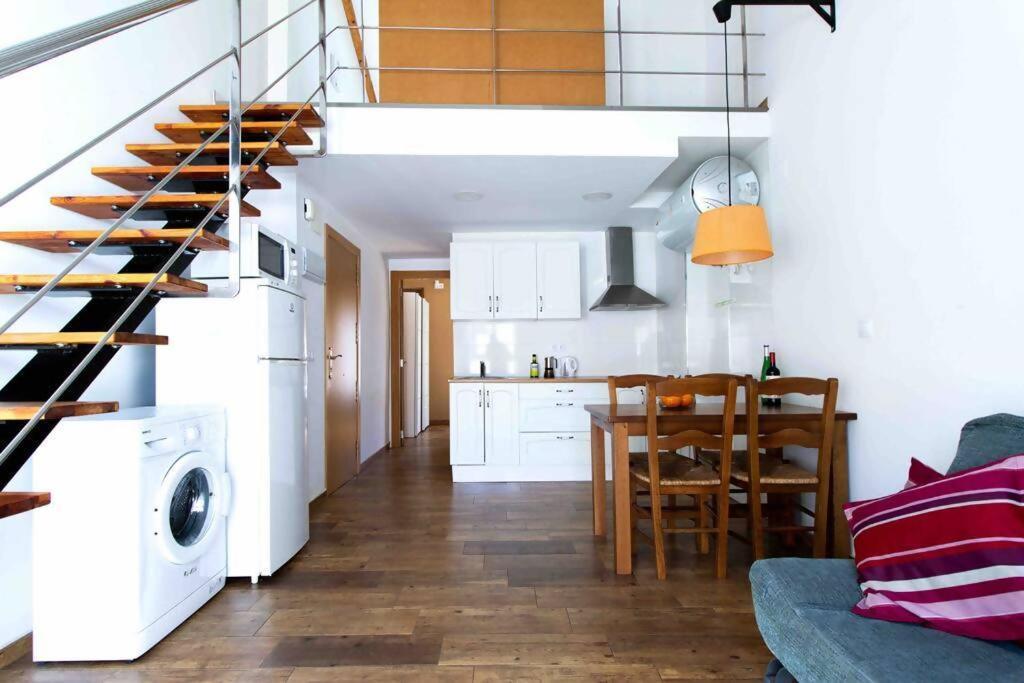 Apartamento Acogedor Con Terraza Privada En La Playa