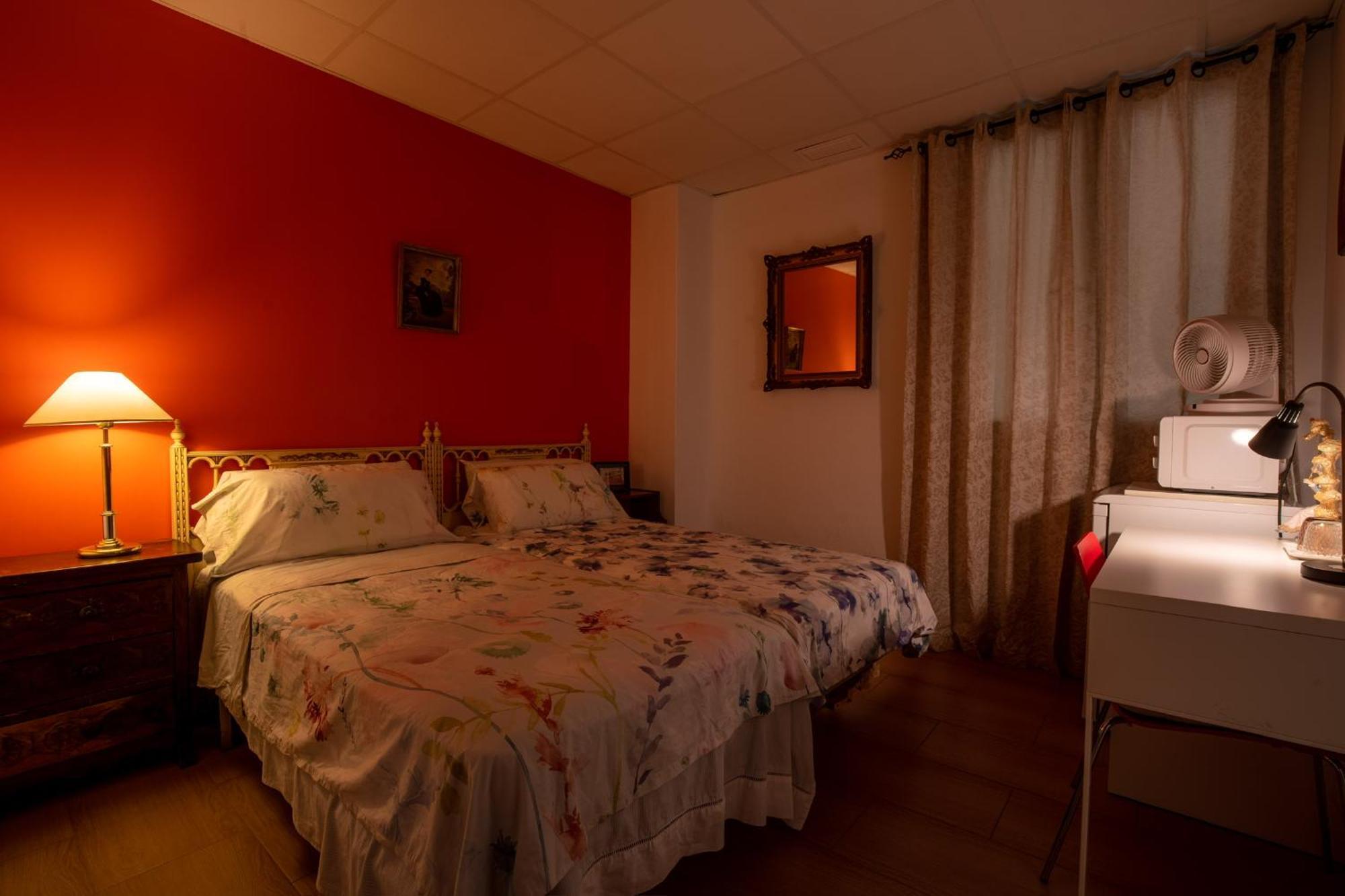 Mirador 2 Del Mercado - Con Bano Privado En El Centro De La Ciudad Vella Habitación en casa particular *