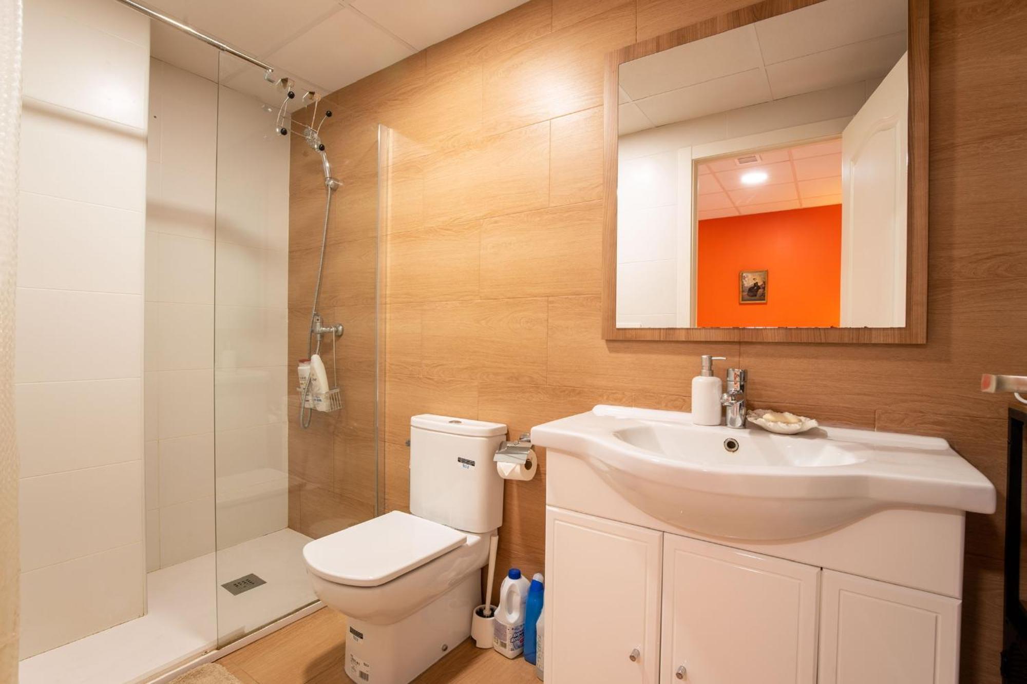 Mirador 2 Del Mercado - Con Bano Privado En El Centro De La Ciudad Vella Habitación en casa particular Valencia