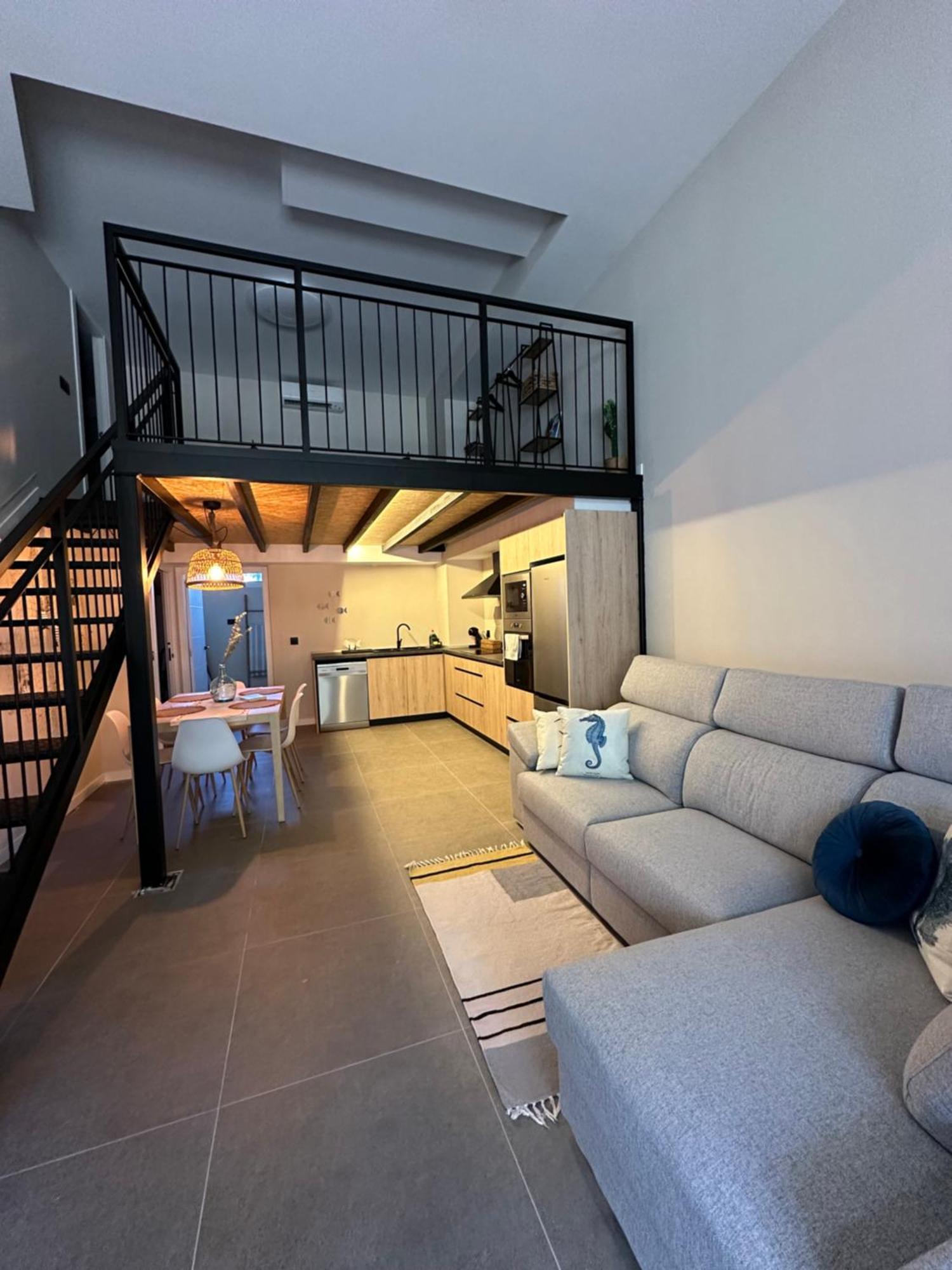 La Mediterranea - Housevanlive *