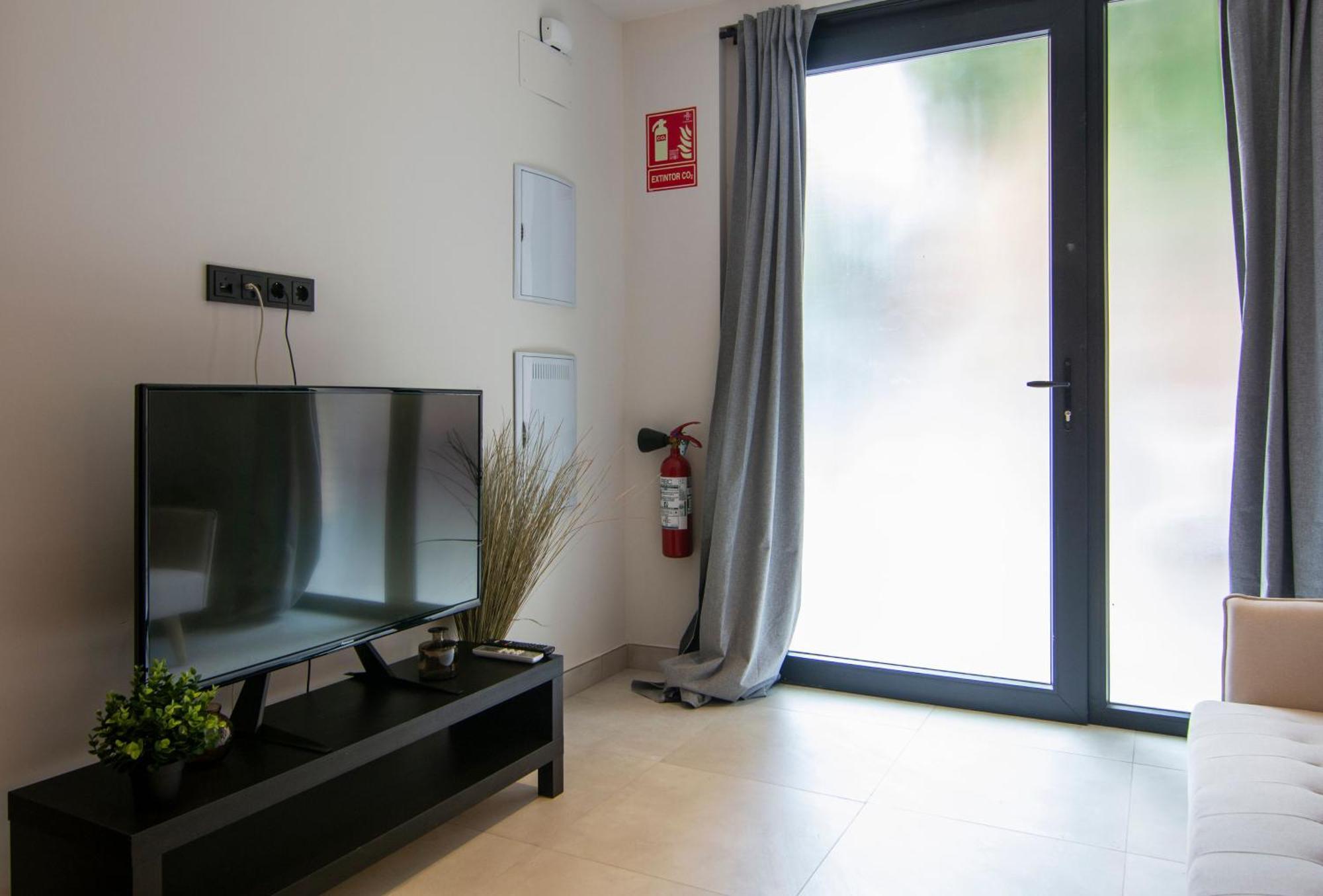 Vlc Host - Luz Casanova * Valencia