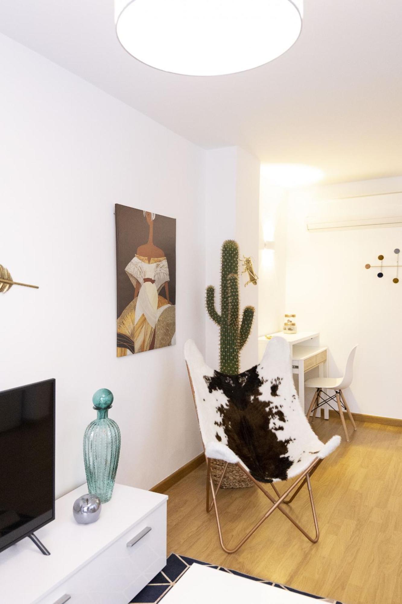 Singularstays Center *