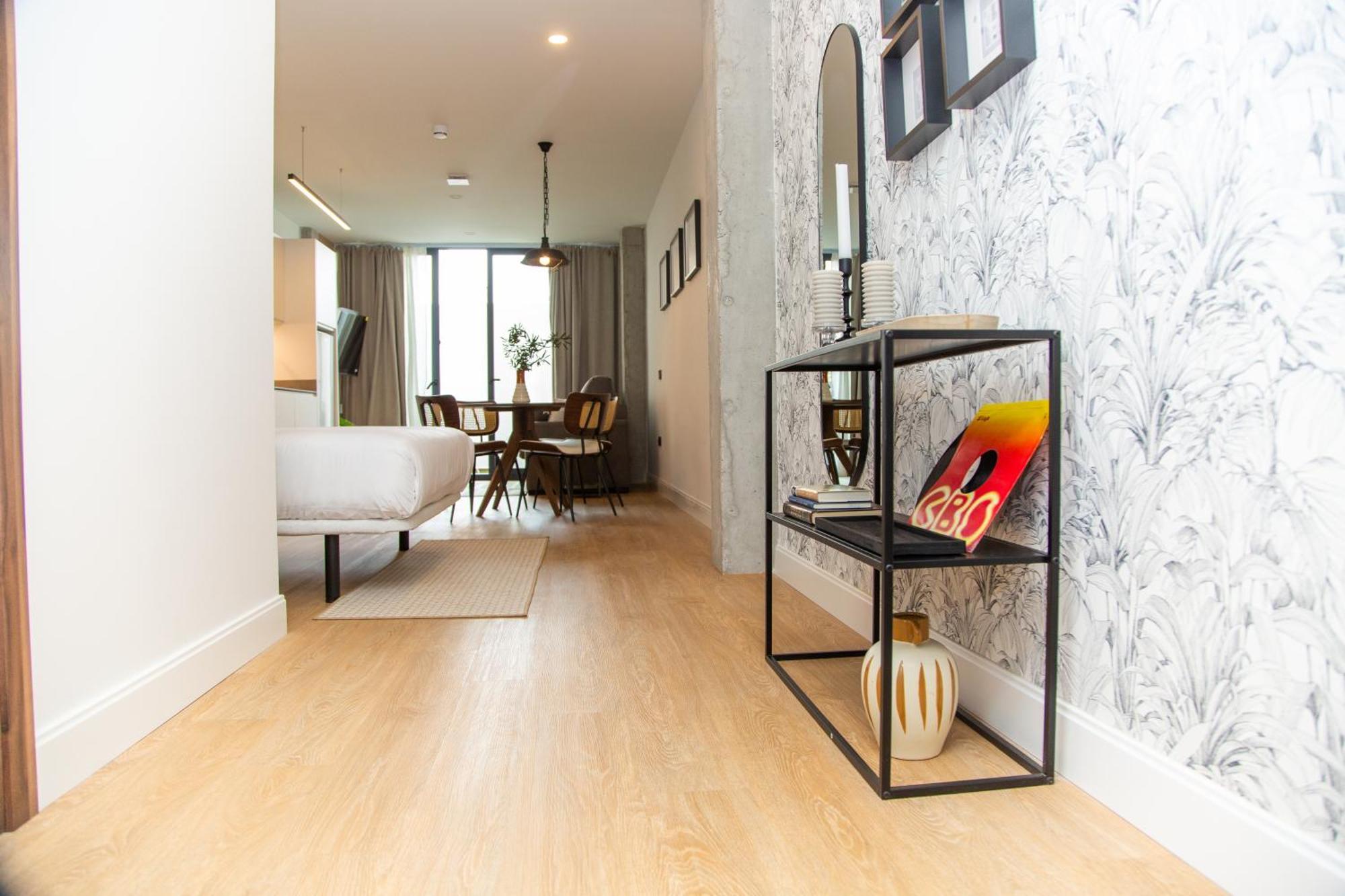 Apartment The 153 *