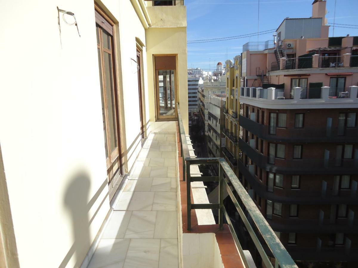 Entre La Estación Y El Ayuntamiento *
