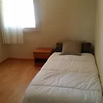 Lovely Three Bedroom Wifi Apartment Near Beach