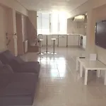 Lovely Three Bedroom Wifi Apartment Near Beach