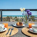 Valencia Beach Apartments 1