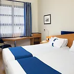 Holiday Inn Express Ciudad de las Ciencias, an IHG Hotel