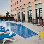 Holiday Inn Express Ciudad de las Ciencias, an IHG Hotel