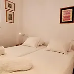Florit Flats - The Canovas Apartment
