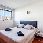 Apartamento con piscina, garaje y Wifi gratis