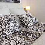 Florit Flats - The Ausias March Apartment