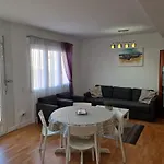 Arenas 3 Apartament