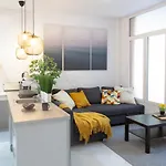 Artistic Digital Retreat-Great Location Near Metro