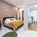 Digital Nomad Retreat 2 -Great Location Near Metro