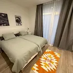 Precioso Apartamento Con Patio. Pyp