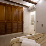 Florit Flats - The Old Town Apartment