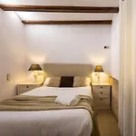 Florit Flats - The Old Town Apartment