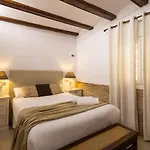 Florit Flats - The Old Town Apartment