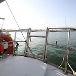 Hospedate En Un Velero En La Marina Sur De Valencia