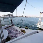 Hospedate En Un Velero En La Marina Sur De Valencia