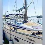 Velero En Club Nautico Valencia Mar