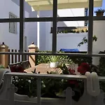 Family Century House With Terrace And Parking