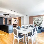 Central Market Lux Apartment