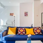 Spacious Clean & Colorful Apt Quiet Zone