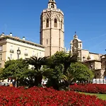 SingularStays Mercado Central