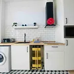Nice & Cozy Flat Close The Beach