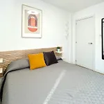 Spacious, Sunny Flat By City Of Arts & Sciences