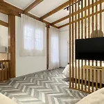 Encantador Apartamento Vigas De Madera