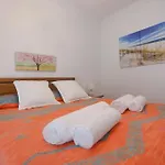 Lovely Apartment Near The Beach & City Of Arts And Sciences