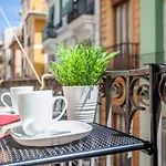 Loft De Diseno Junto Al Mercado Central Con Balconada