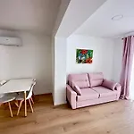 Artes Y Oficios Apartaments Ab
