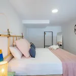 Florit Flats - The Port Avenue Duplex