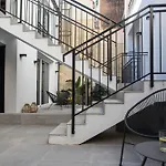 SingularStays Parque Central