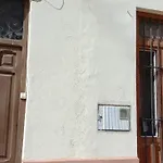 Family Century House With Terrace And Parking