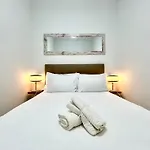 Valencia Comfort Stay Near Metro, 2 Bed, 1 Bath