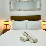 Valencia Comfort Stay Near Metro, 2 Bed, 1 Bath