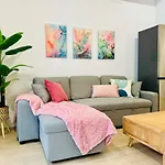 Loft 2 - Space & Conform Close To Center