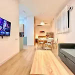 Valentia Apartaments Beachside Modern Style