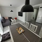 New And Bright 2-Bedroom Apartment In Canamelar