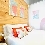 Beautiful Flat Next The Beach