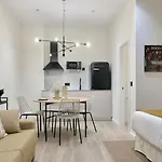 Romantic Apartment N5 Oceanografico Virkin Suites