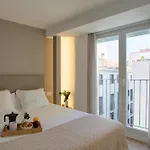 SingularStays Mercado Central